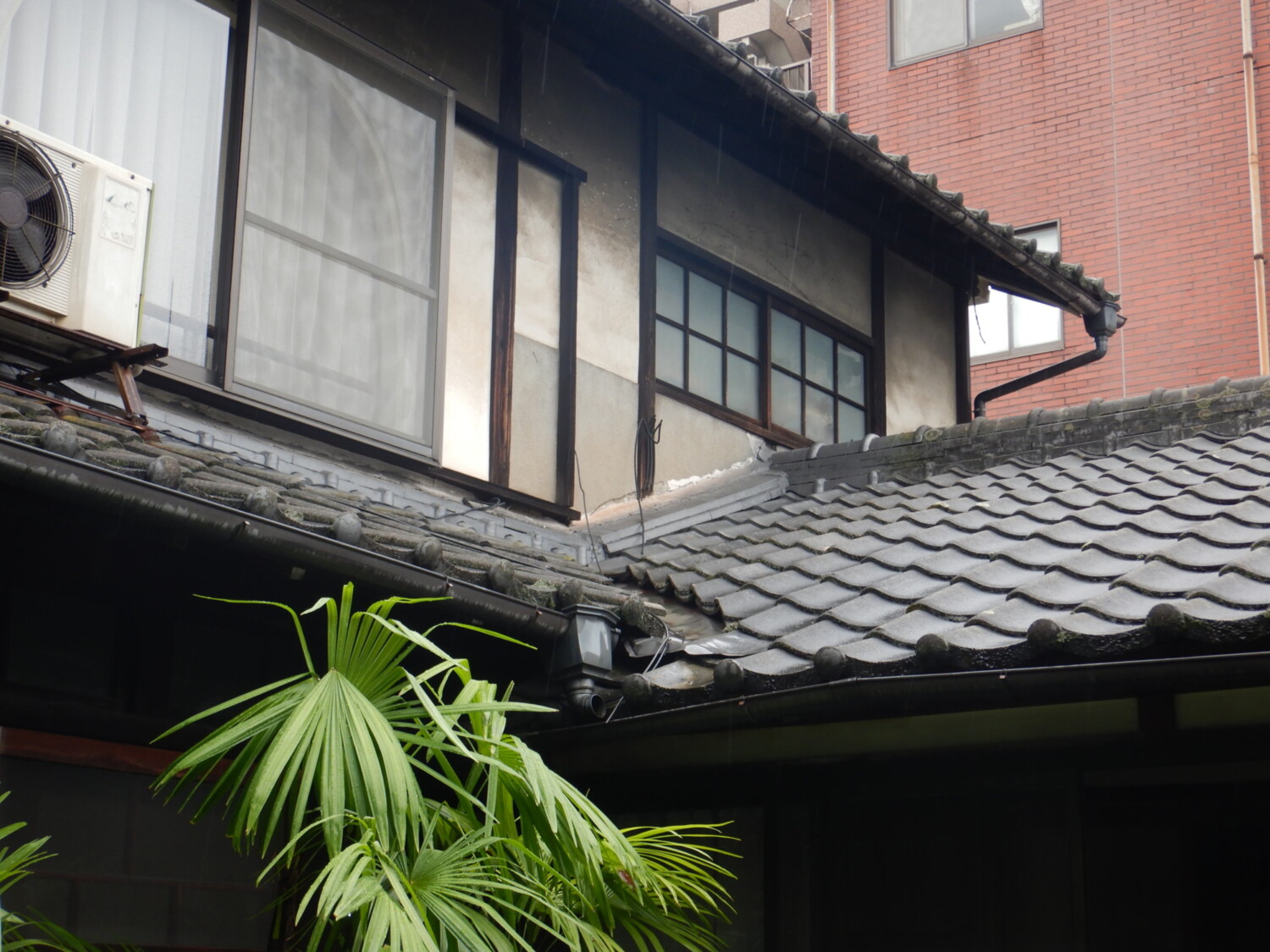 倉敷市 T様邸 雨漏り工事（瓦葺き替え）・外壁補修工事 Before