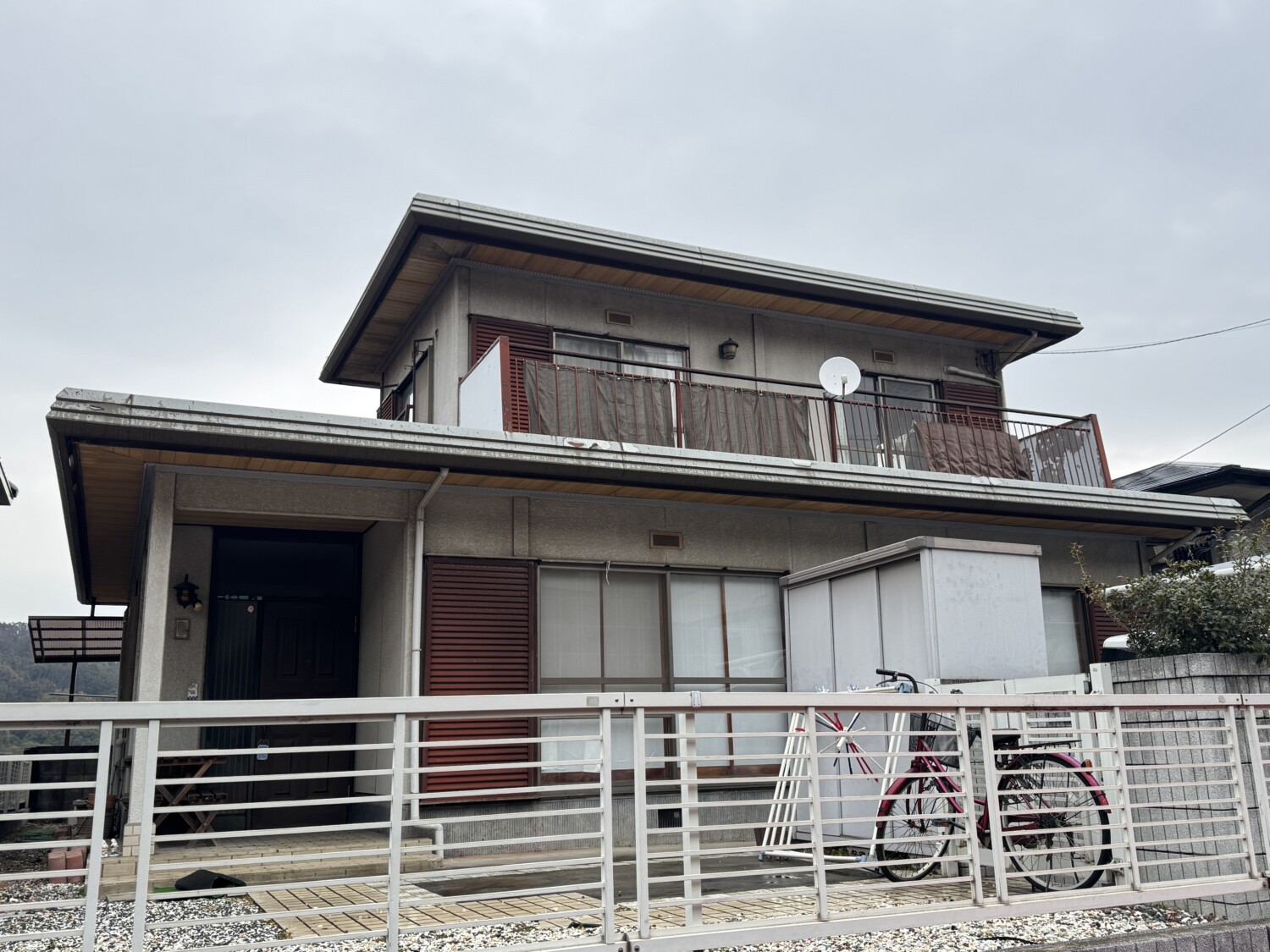 倉敷市 O様邸 屋根塗装・外壁塗装・玄関ドアカバー・浴室リフォーム工事 Before