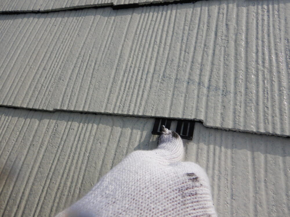 屋根塗装　縁切り